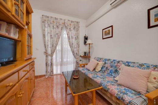 Apartment - Sale - Torrevieja - Playa de los locos