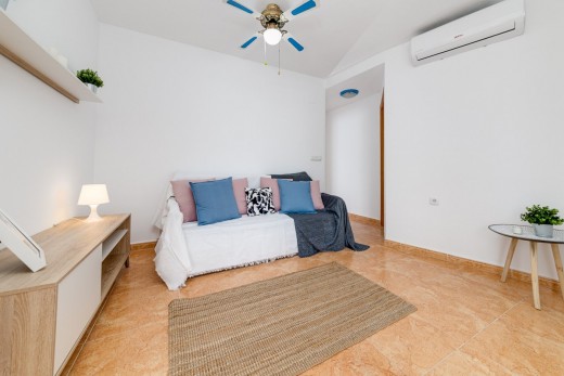 Apartment - Sale - Torrevieja - Playa del cura