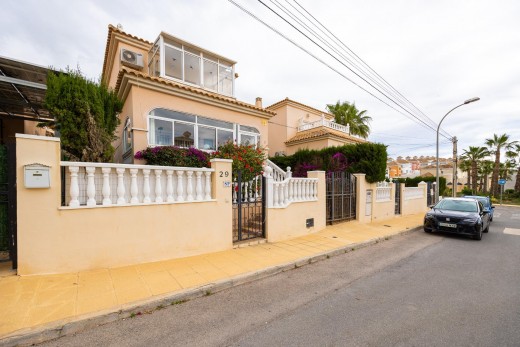 Chalet - Sale - Orihuela Costa - cH701