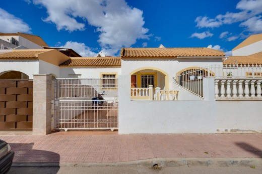 Chalet - Sale - Torrevieja - El limonar
