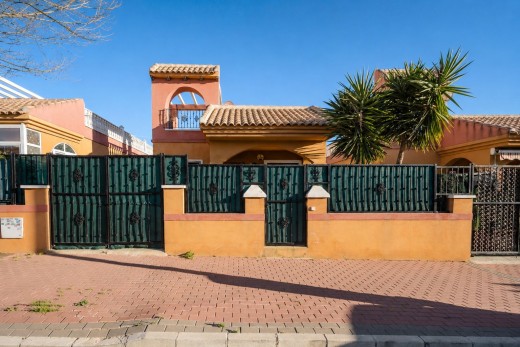 Chalet - Sale - Torrevieja - STS-5389