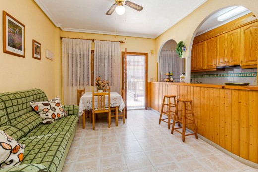 Chalet - Venta - Torrevieja - C2031JN