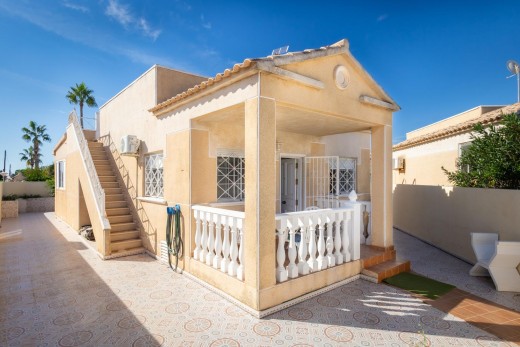 Chalet - Venta - Torrevieja - La Siesta - El Salado - Torreta