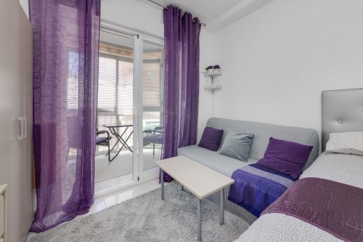 Studie - Resale - Torrevieja - Playa de los locos