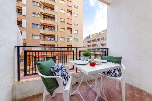 Studie - Resale - Torrevieja - Playa de los locos