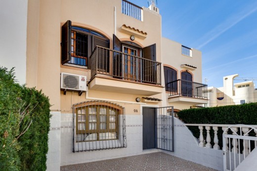 Townhouse - Sale - Torrevieja - C3042TF