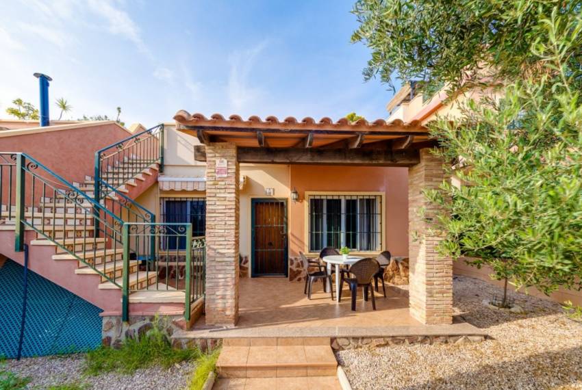 Was sind die Vorteile des Wohnens in dieser zum Verkauf stehenden Villa in Torrevieja in Strandnähe? Was sind die Vorteile des Wohnens in dieser zum Verkauf stehenden Villa in Torrevieja in Strandnähe?