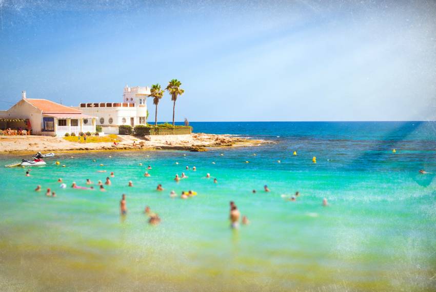 Discover a sunny paradise unique in Europe and find your new property in Torrevieja.