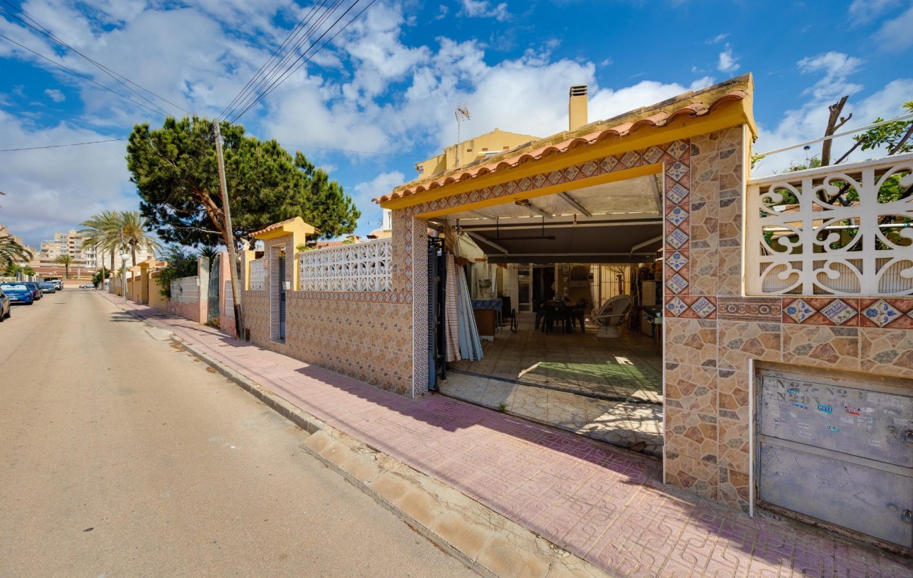 Revente - Chalet - Torrevieja - Aguas Nuevas