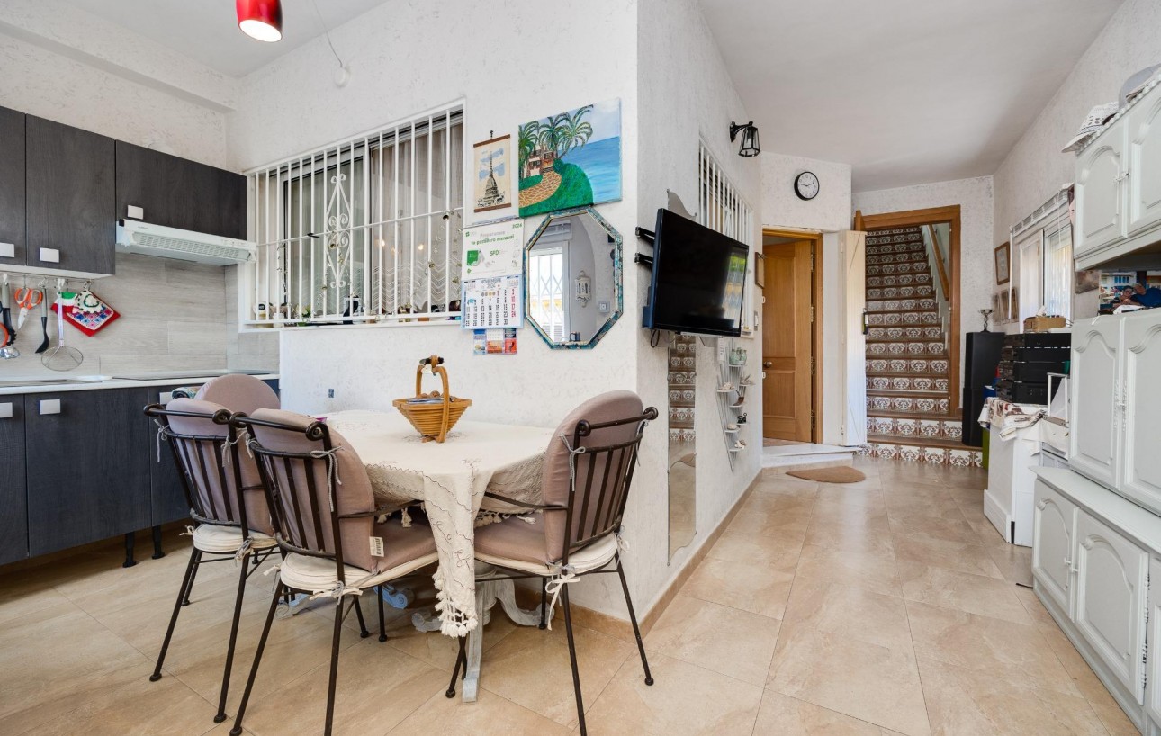 Revente - Chalet - Torrevieja - Aguas Nuevas
