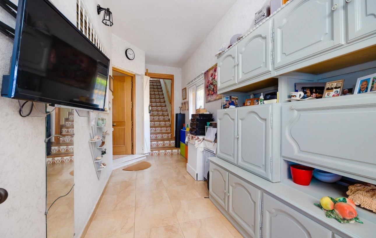 Revente - Chalet - Torrevieja - Aguas Nuevas