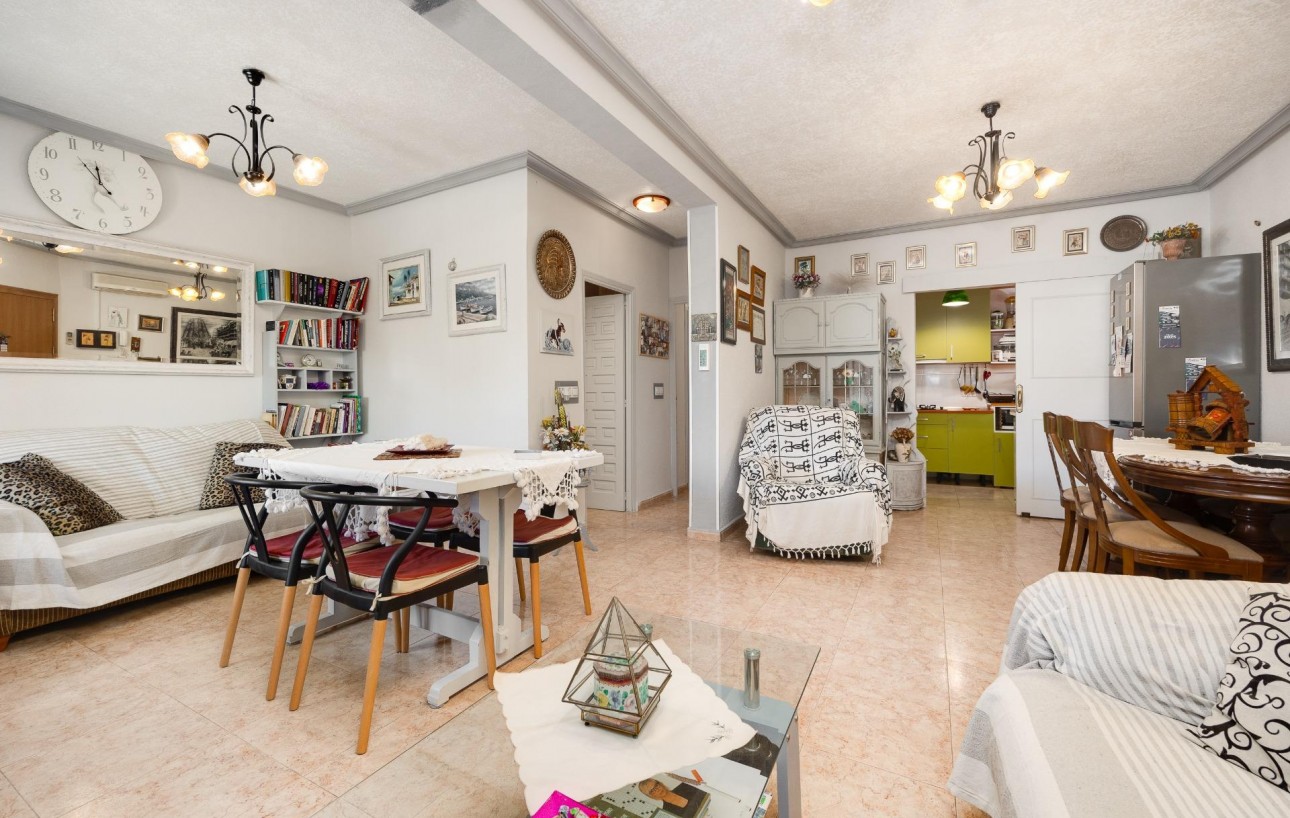 Revente - Chalet - Torrevieja - Aguas Nuevas