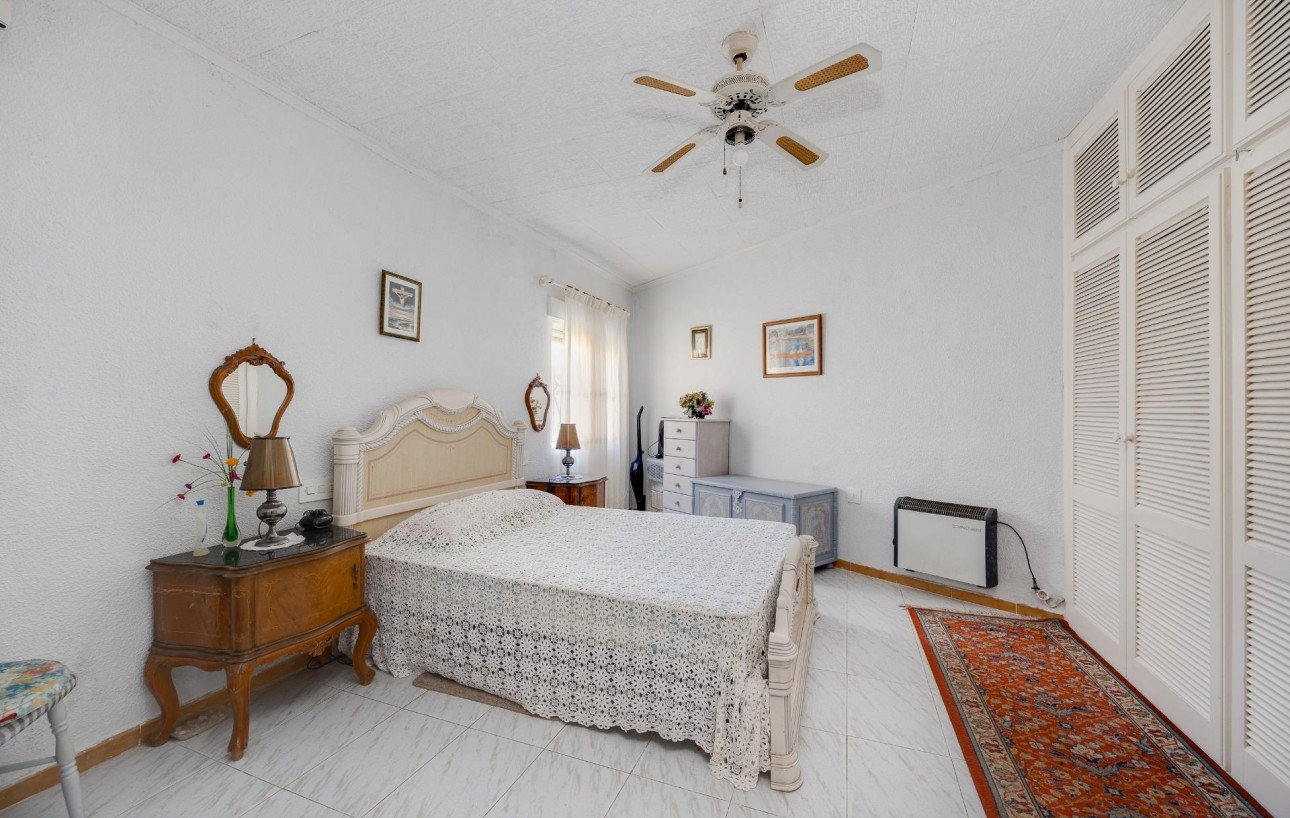 Revente - Chalet - Torrevieja - Aguas Nuevas