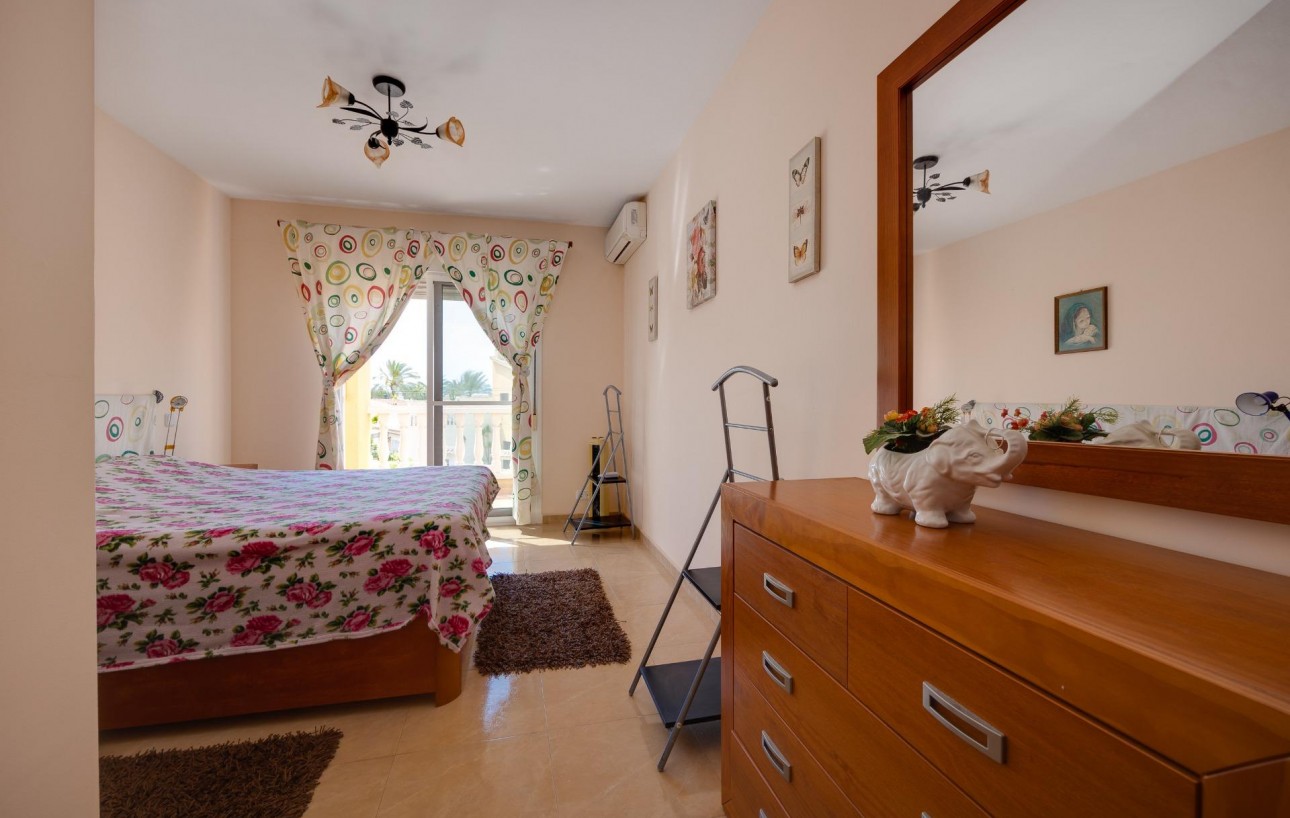 Revente - Chalet - Torrevieja - Aguas Nuevas