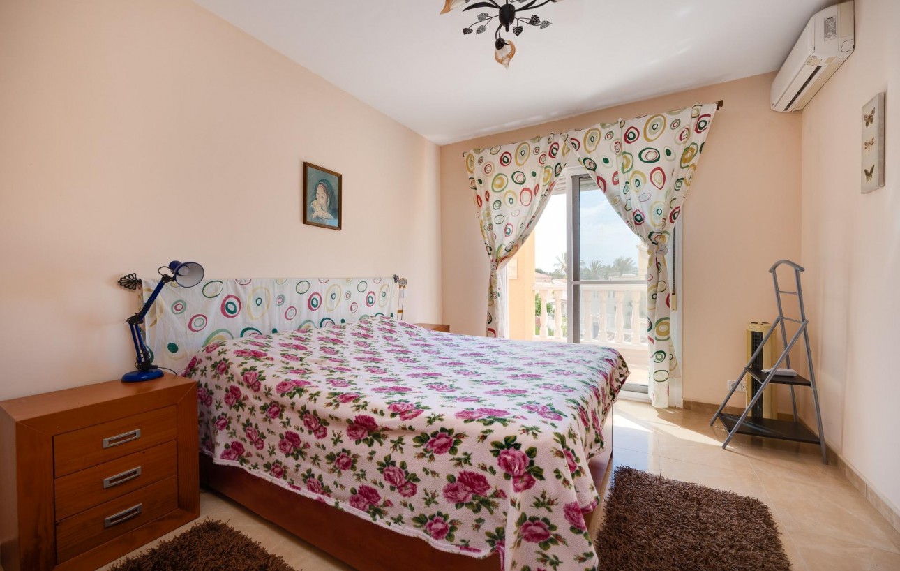 Revente - Chalet - Torrevieja - Aguas Nuevas