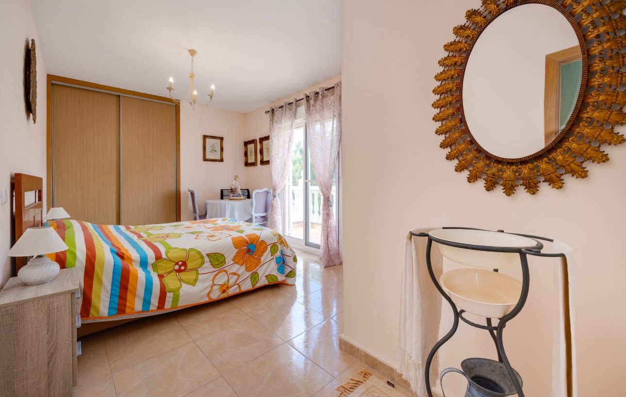Revente - Chalet - Torrevieja - Aguas Nuevas