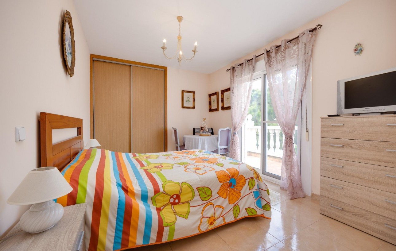 Revente - Chalet - Torrevieja - Aguas Nuevas