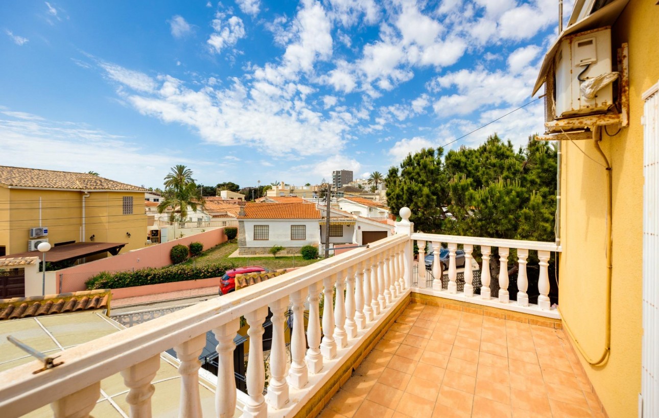Revente - Chalet - Torrevieja - Aguas Nuevas