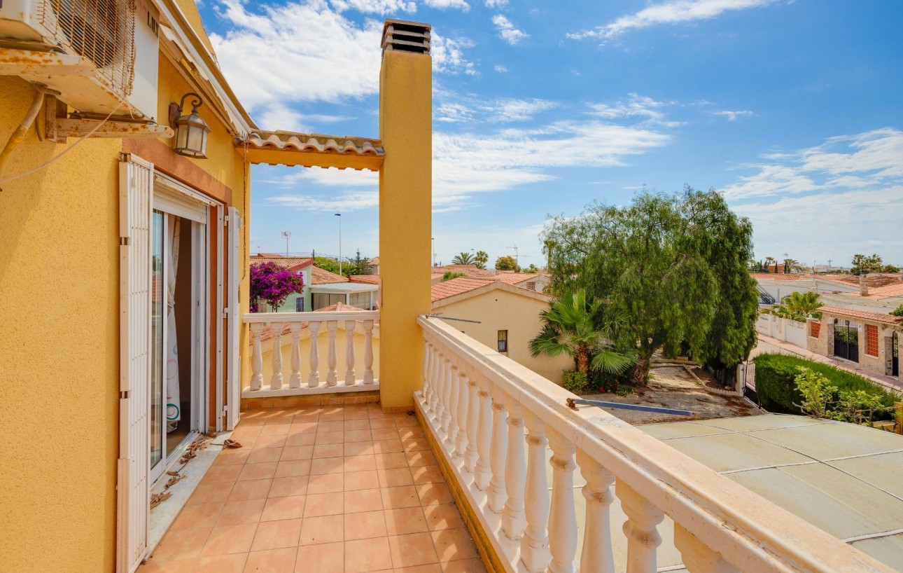 Revente - Chalet - Torrevieja - Aguas Nuevas