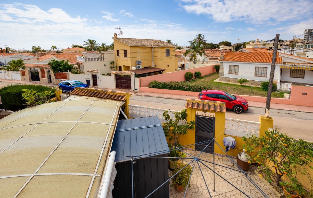 Revente - Chalet - Torrevieja - Aguas Nuevas