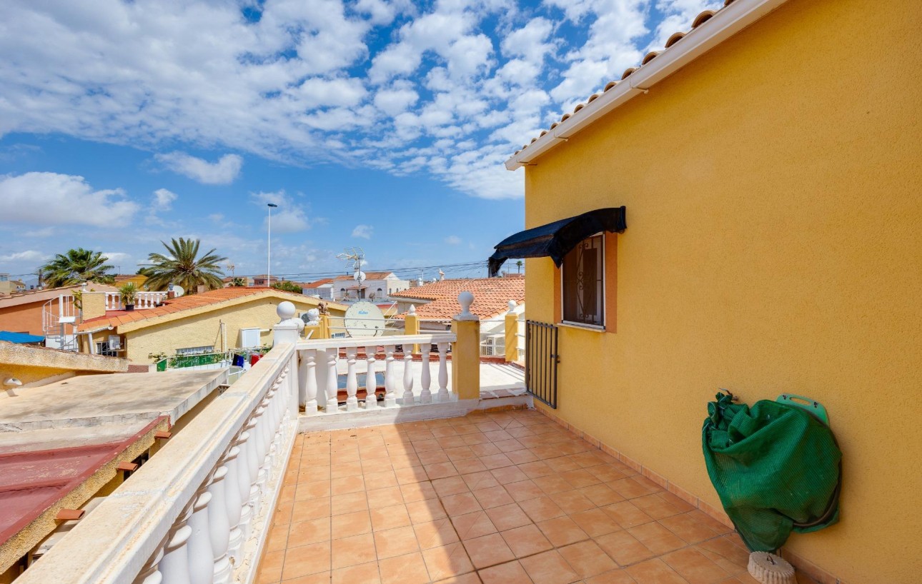 Revente - Chalet - Torrevieja - Aguas Nuevas