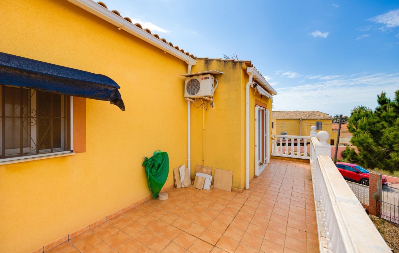 Revente - Chalet - Torrevieja - Aguas Nuevas