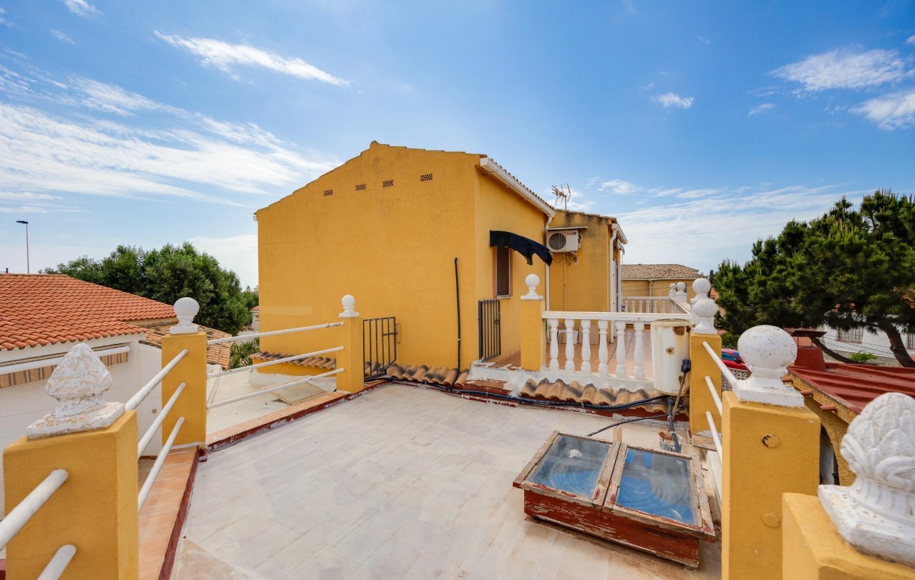 Revente - Chalet - Torrevieja - Aguas Nuevas