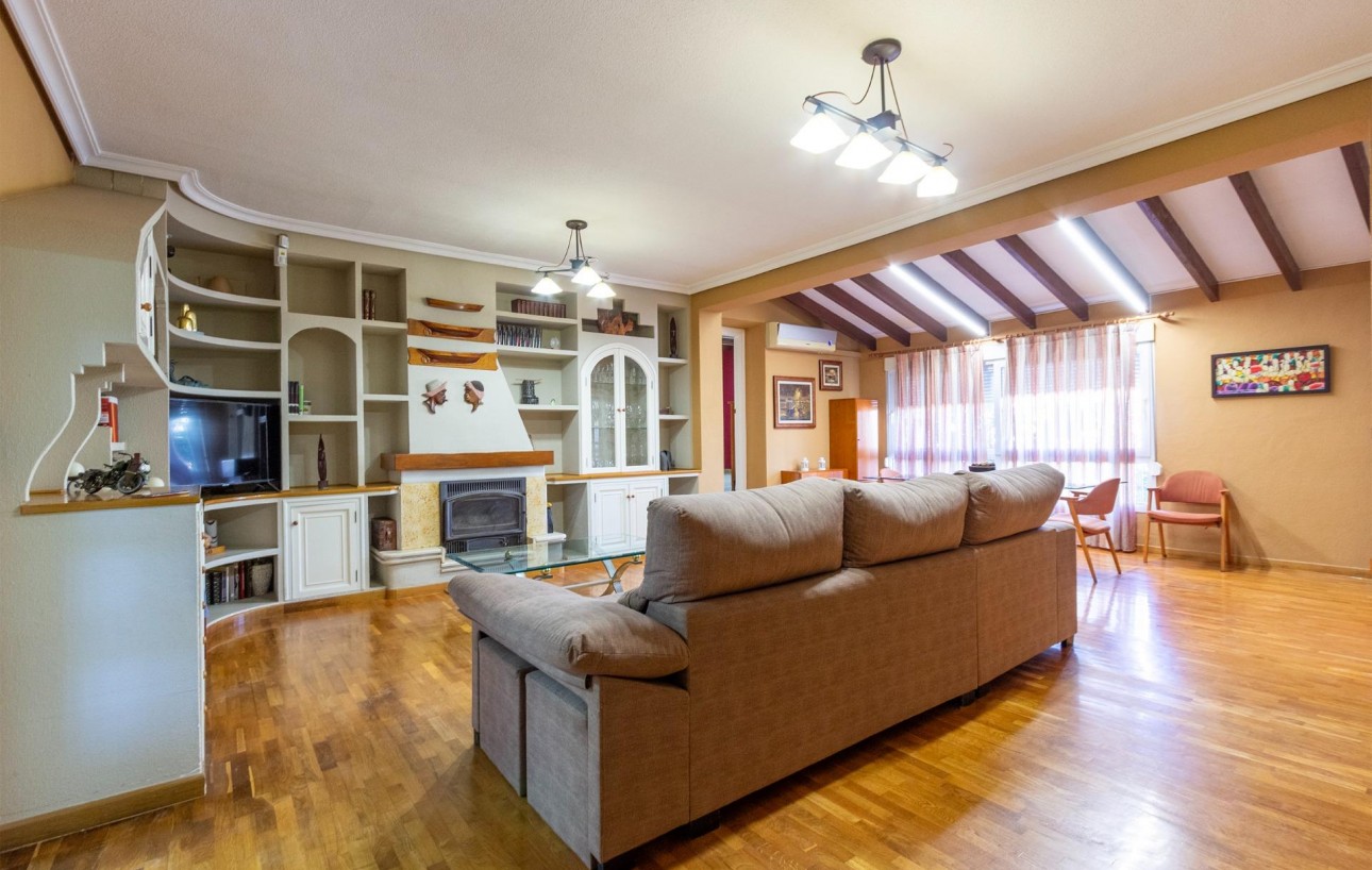 Resale - Villa - Torrevieja - Los balcones
