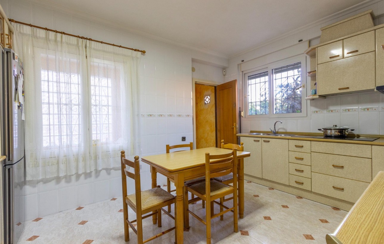 Resale - Villa - Torrevieja - Los balcones