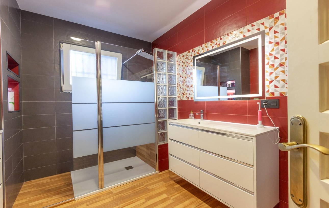 Resale - Villa - Torrevieja - Los balcones