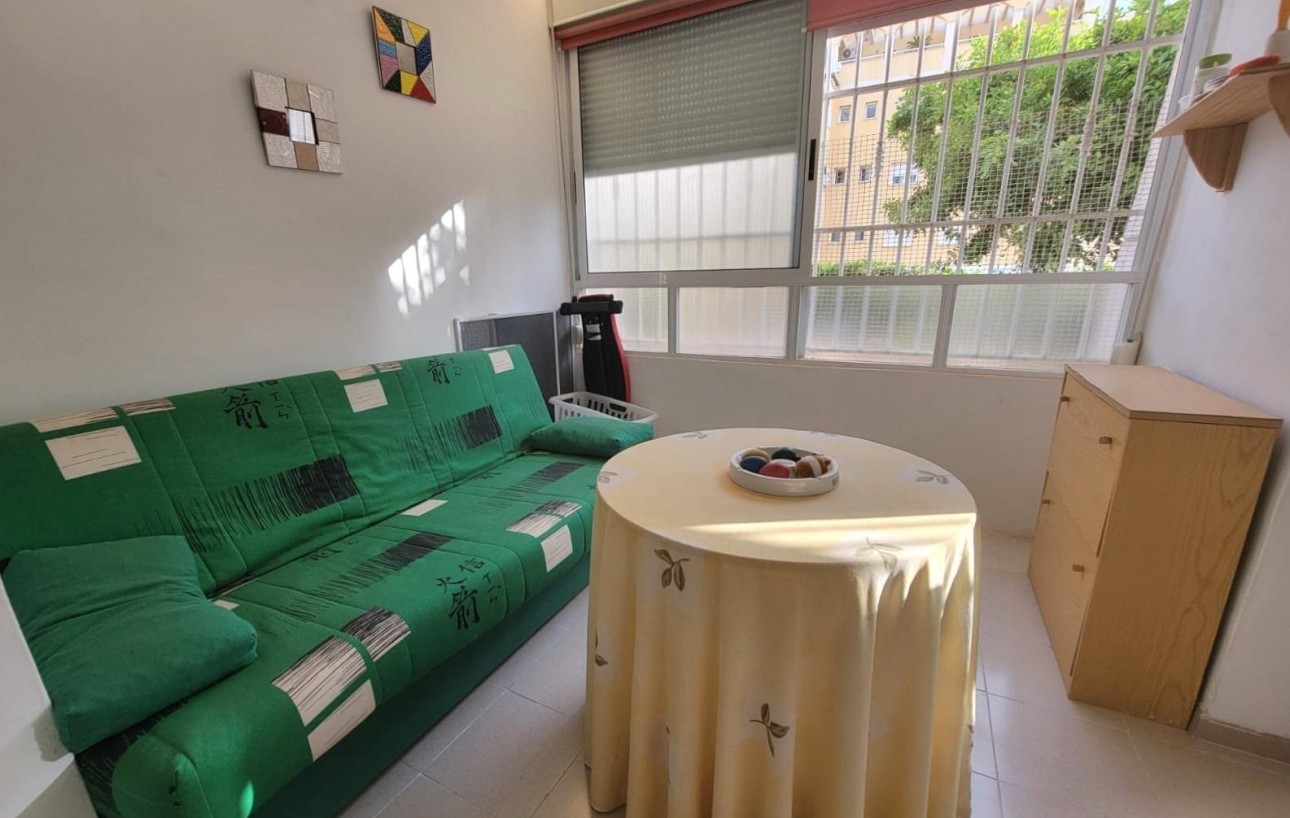 Revente - Planta baja - Torrevieja - Aguas Nuevas