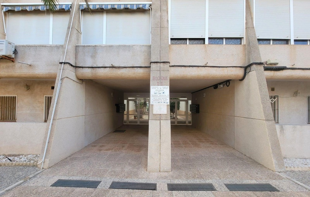 Revente - Planta baja - Torrevieja - Aguas Nuevas
