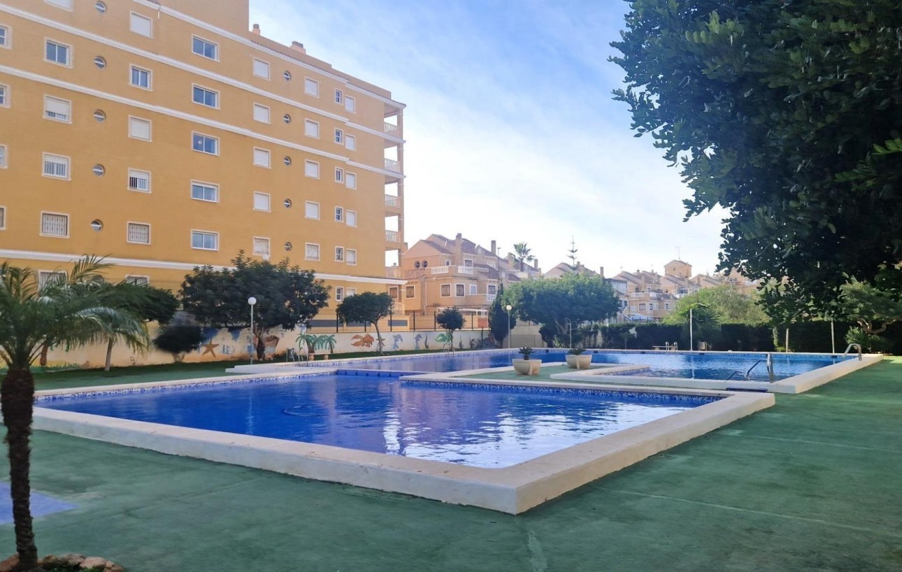 Revente - Planta baja - Torrevieja - Aguas Nuevas