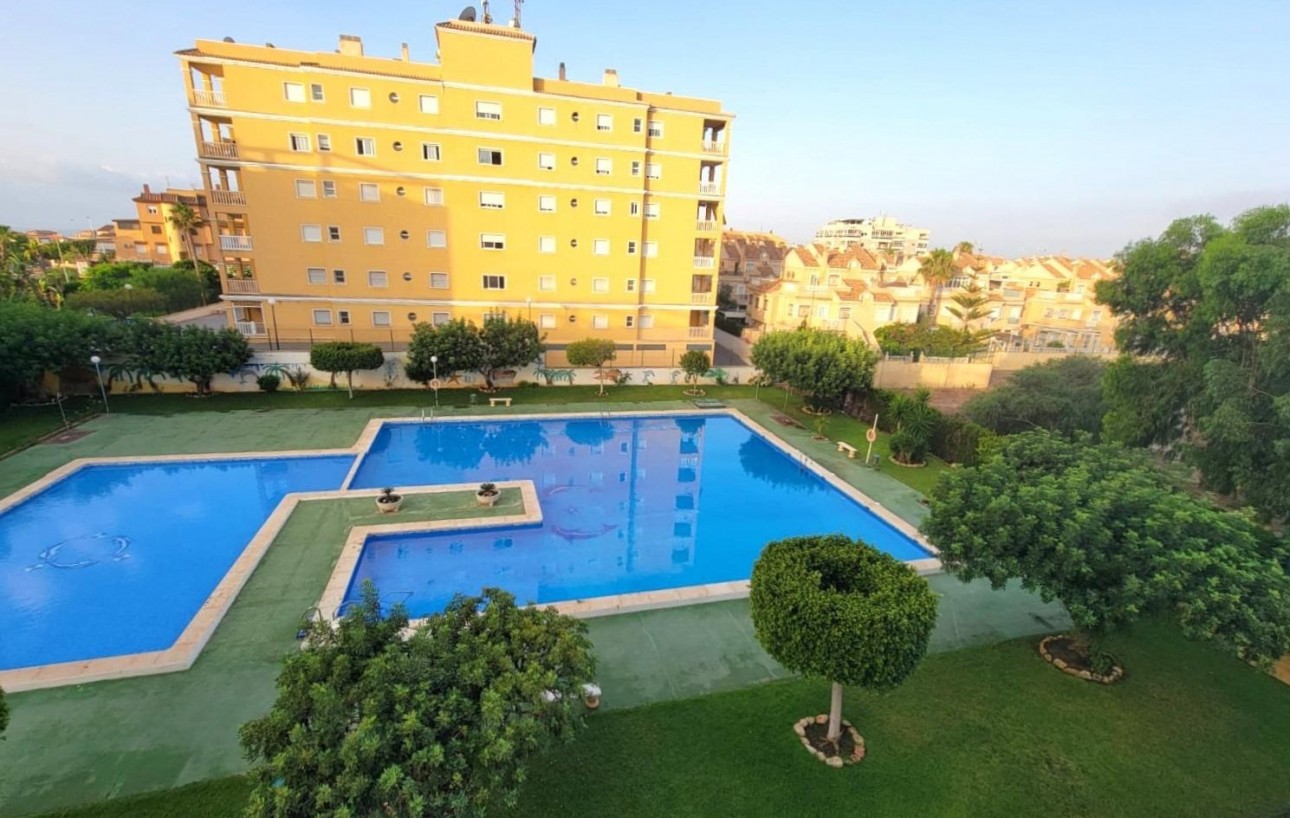 Revente - Planta baja - Torrevieja - Aguas Nuevas