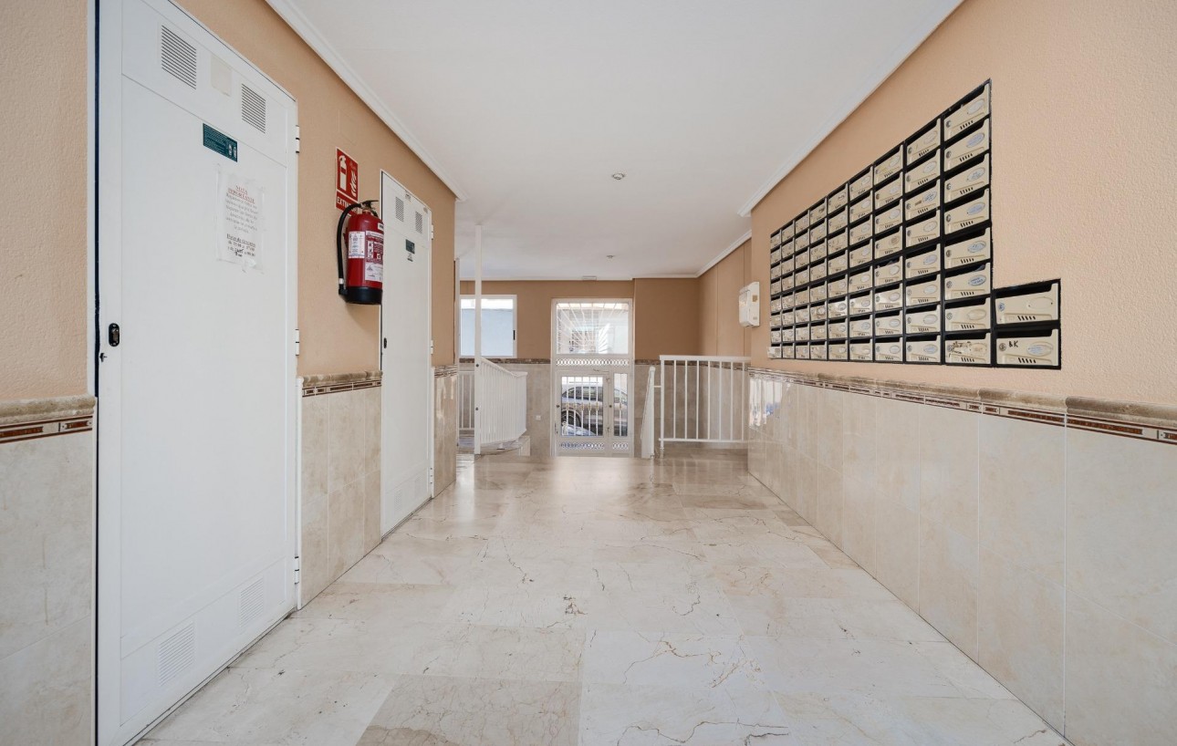 Sale - Apartment - Torrevieja - Habaneras