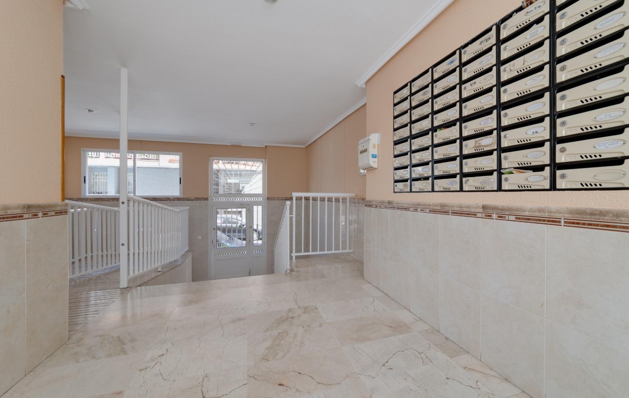 Sale - Apartment - Torrevieja - Habaneras