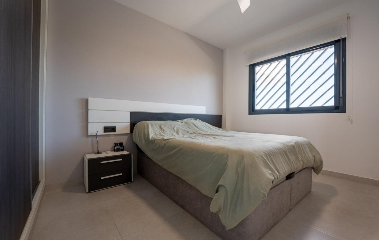 Resale - Wohnung - Guardamar del Segura - Urb el raso