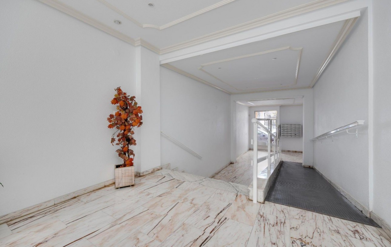 Resale - Wohnung - Torrevieja - Centro