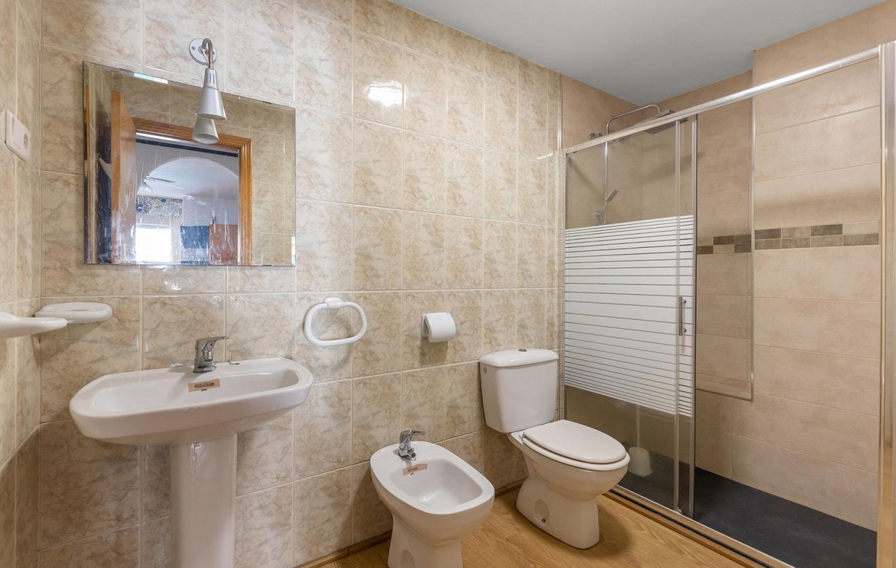 Resale - Planta baja - Torrevieja - Centro
