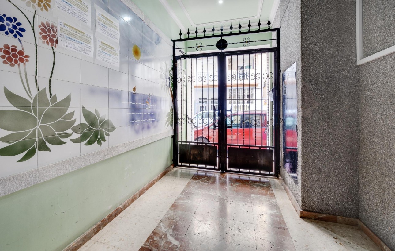 Sale - Apartment - Torrevieja - Habaneras