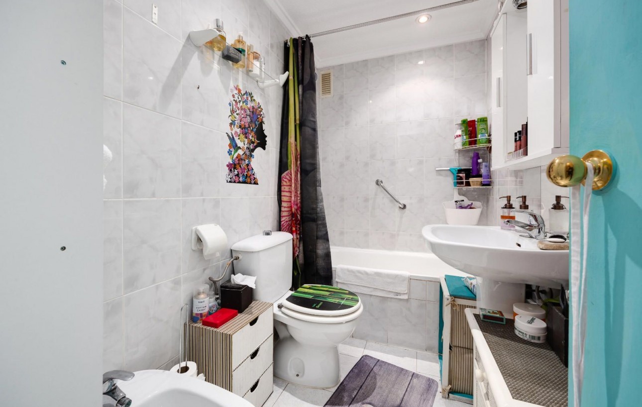 Resale - Wohnung - Torrevieja - Playa de los locos