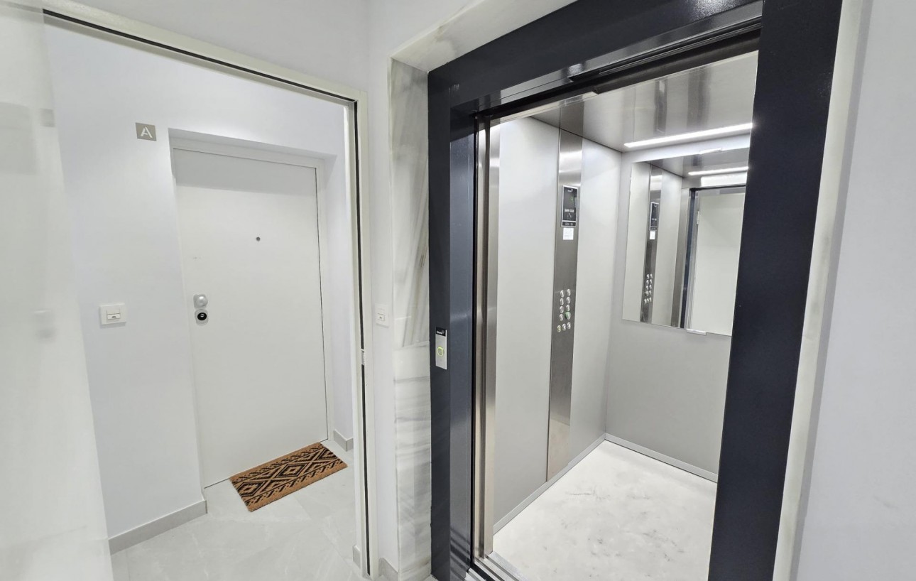Resale - Wohnung - Torrevieja - Playa del cura