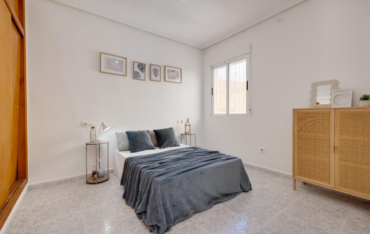 Venta - Bungalow Planta Baja - Torrevieja - Los Frutales