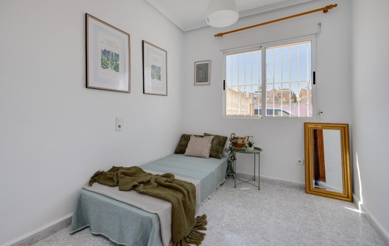 Venta - Bungalow Planta Baja - Torrevieja - Los Frutales