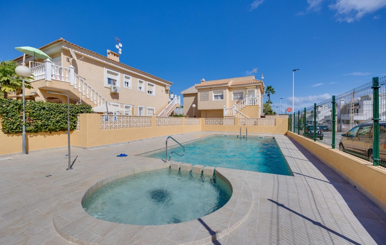 Venta - Bungalow Planta Baja - Torrevieja - Los Frutales