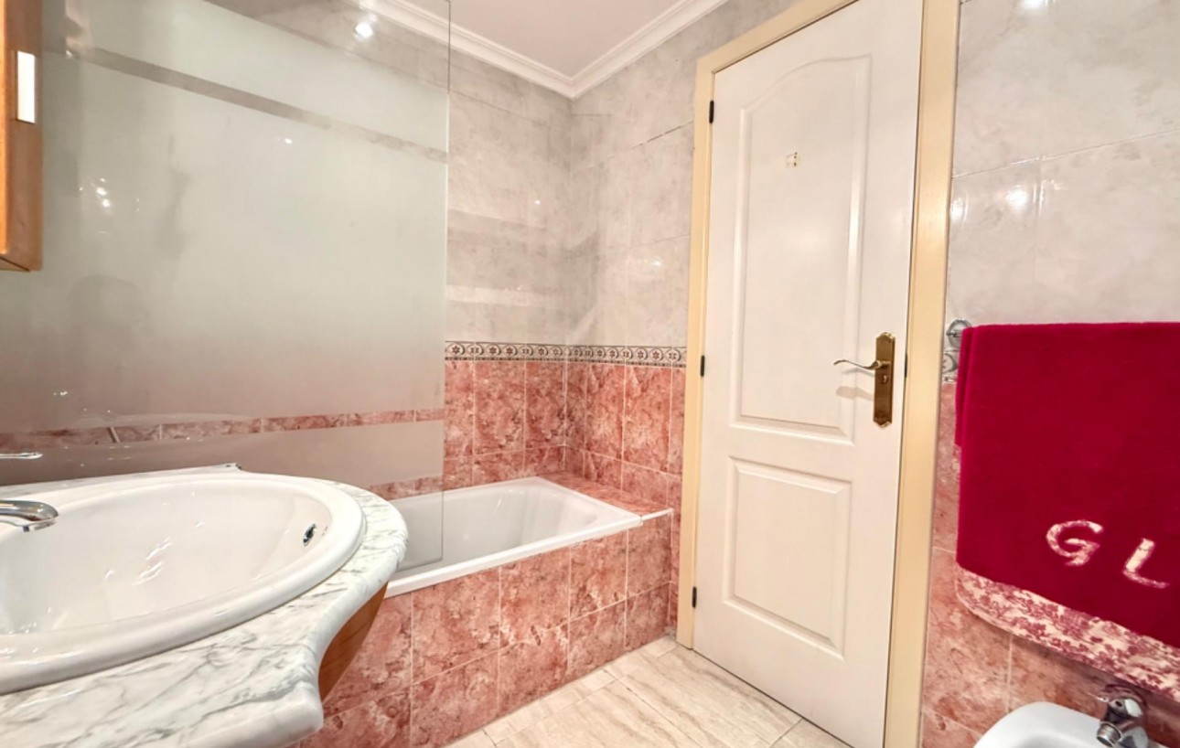 Venta - Apartamento - Torrevieja - Centro