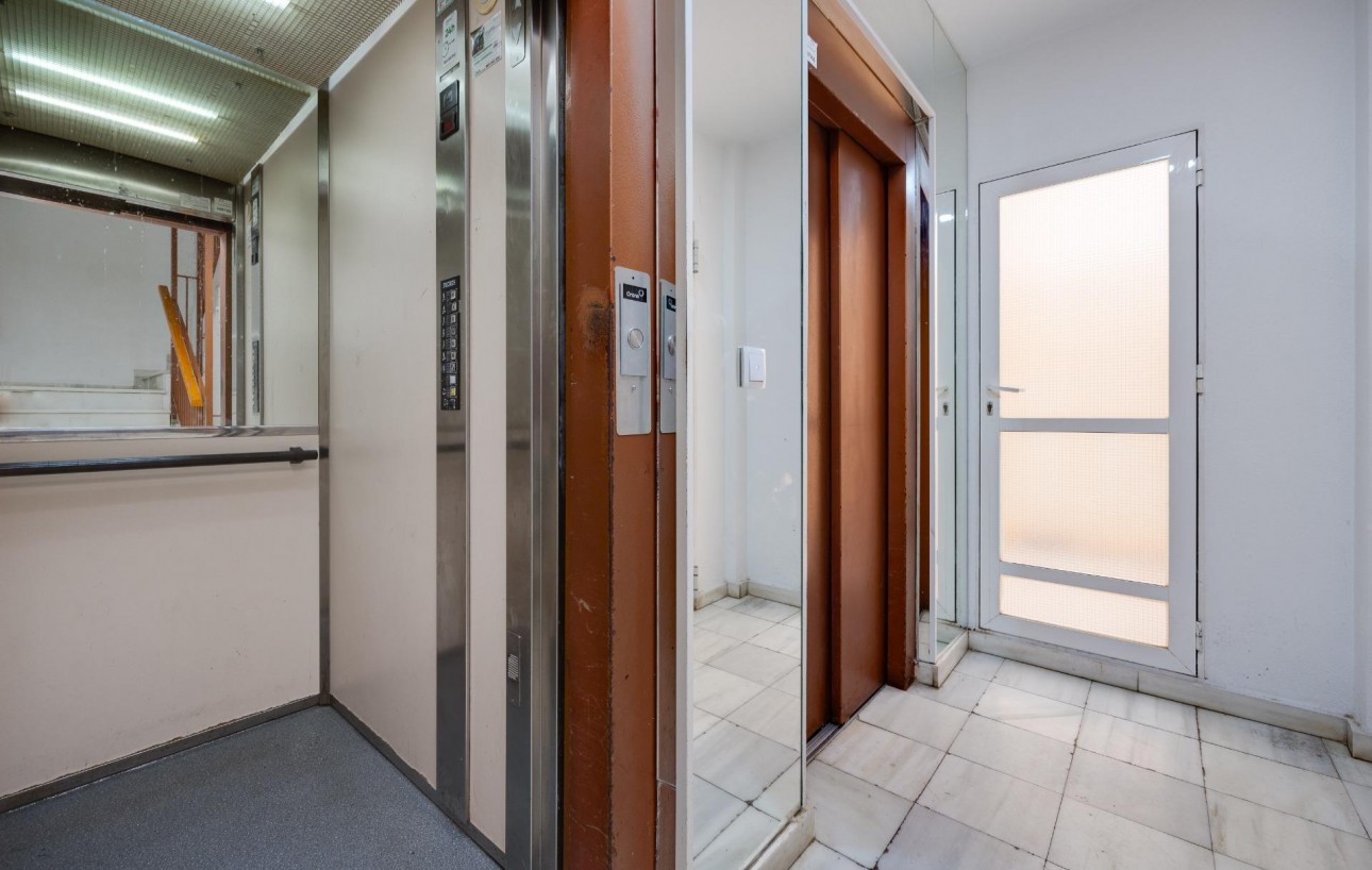 Sale - Apartment - Torrevieja - Habaneras