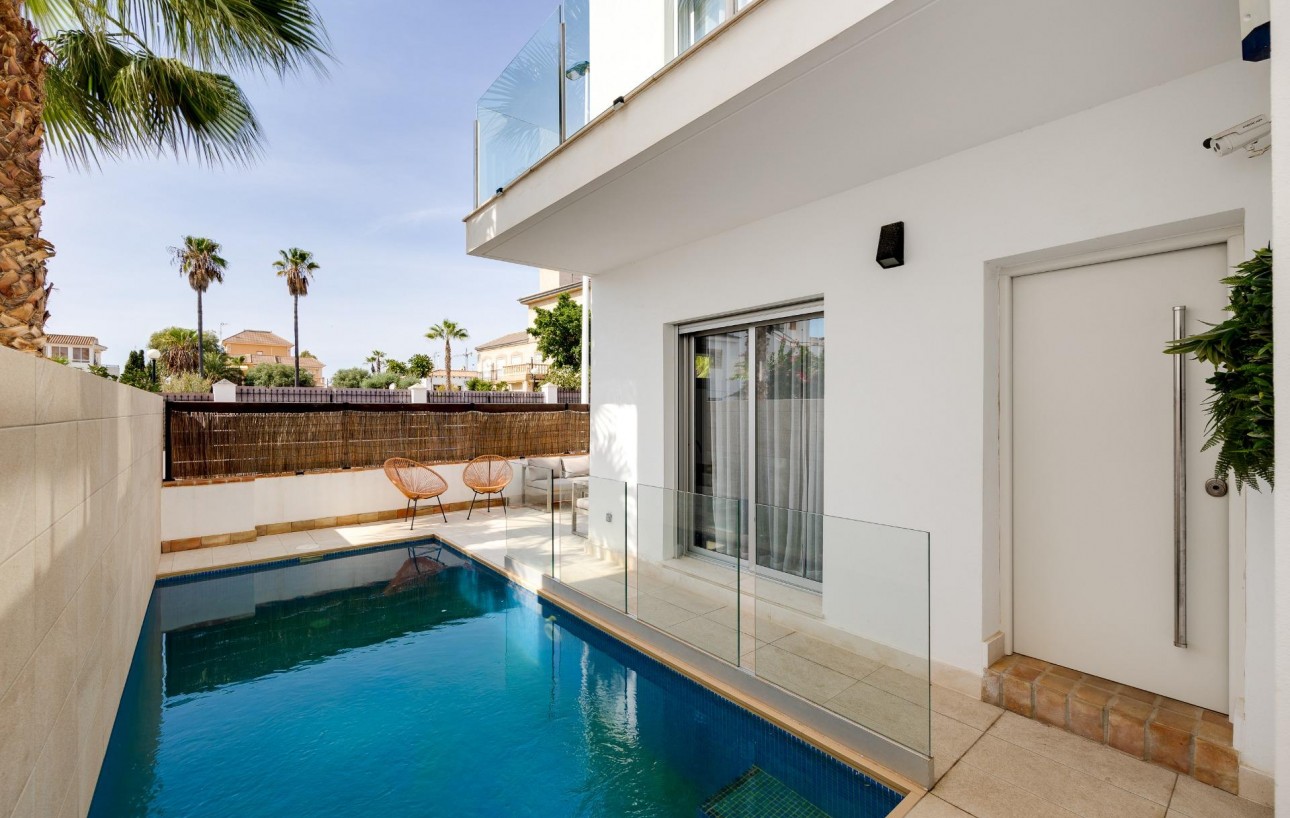 Venta - Chalet - Torrevieja - Los Frutales