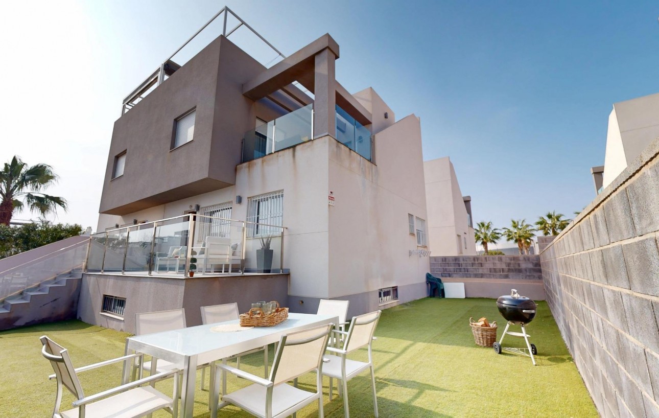 Venta - Chalet - Torrevieja - Aguas Nuevas