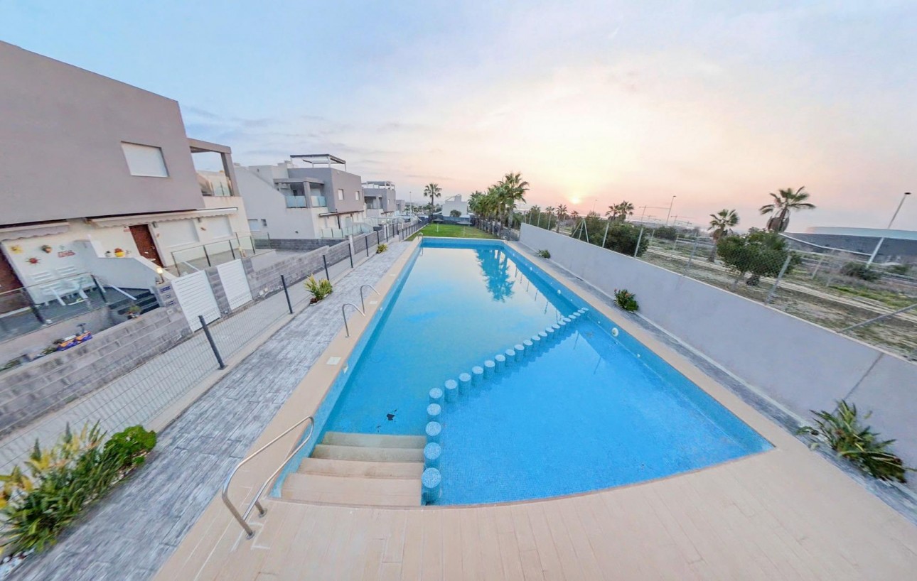 Venta - Chalet - Torrevieja - Aguas Nuevas